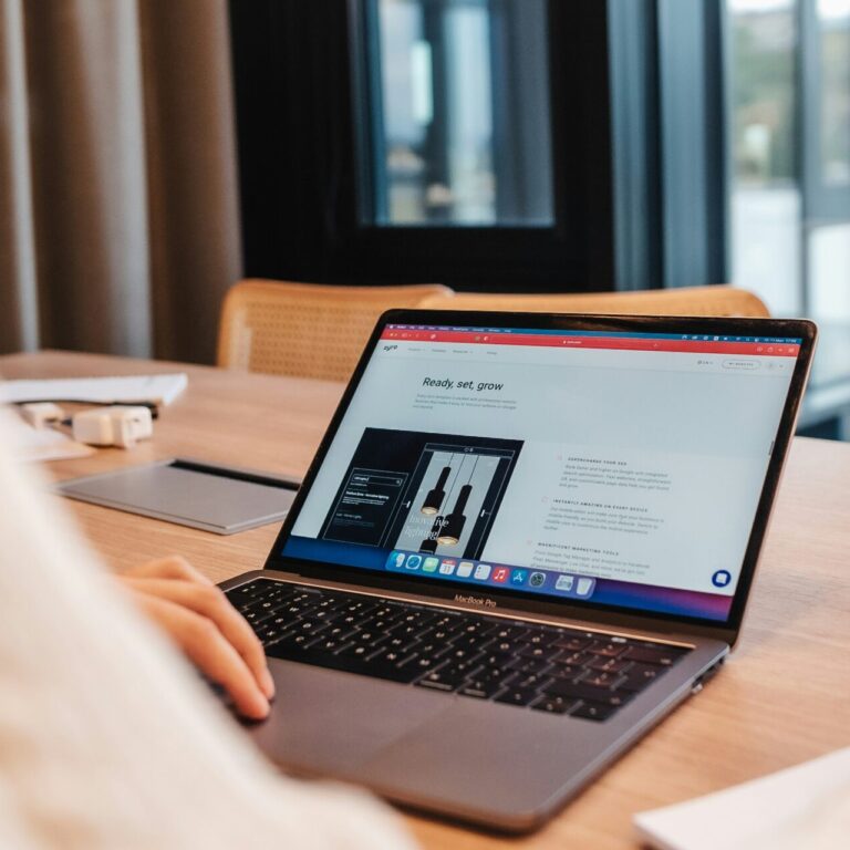 grafika sekcja czym sie zajmuje